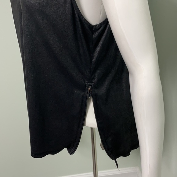 Terre Jacobs Feel the Piece V-Neck Black Tank with Zipper Sides - Picture 4 of 7